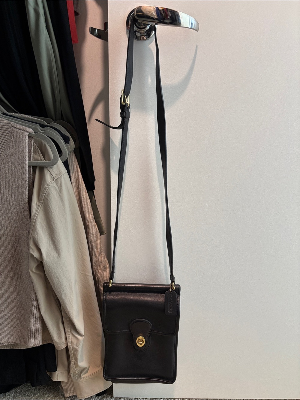 Coach Black Leather Turn-Lock Shoulder Crossbody with Gold Hardware - Picture 2 of 5
